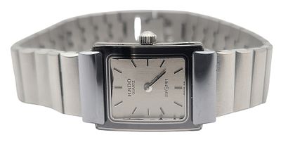 שעון יד RADO, שוויץ, במצב עבודה, קוטר 18 מ"מ. 
"בית המכירות אינו מתחייב לתקינות של שעונים 