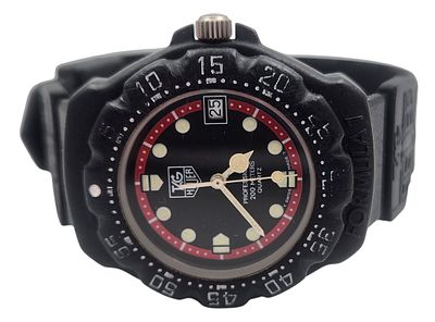 שעון יד TAG HEUER שוויץ, דגם FORMULA 1, במצב עבודה, קוטר 34 מ"מ. 
"בית המכירות אינו מתחייב 