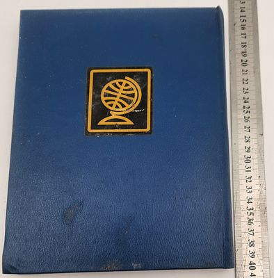 אלבום בולים של ארצות ערב, אירן, מצרים, סוריה, מרוקו, טוניס ועוד, מלא חלקית