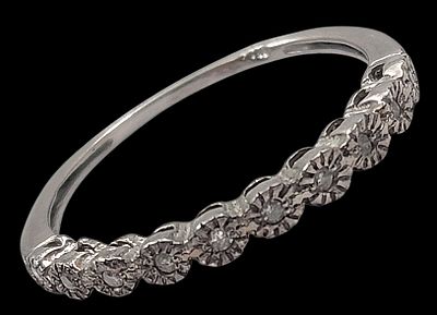 טבעת זהב לבן 14K משובצת יהלומים טבעיים במשקל כולל כ 20 נקודות, משקל 1.5 גרם, מידה 56