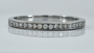 14K white gold ring, 0.2 carat diamond strip, clean, clean VS Color DEF, color of the ring: 1.6 