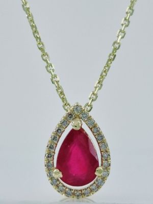 14K gold necklace in the shape of a drop inlaid with a completely natural ruby central stone in 