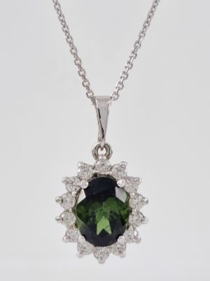 Crazy Diana Pendant inlaid with 14K white gold inlaid with a completely natural green 