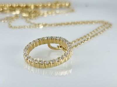 שרשרת תליון זהב צהוב 14K מעגל משובץ יהלומים במשקל 0.3 קראט בניקיון VS בגוון DEF משקל הזהב 2.87 