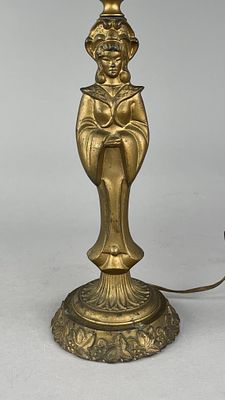 Gilt Metal Chinoiserie Table Lamp 1940s. Chinoiserie table lamp, gilt spelter metal, circa 
