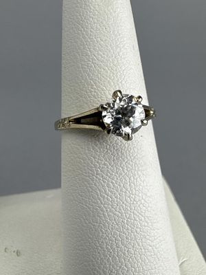 14K White Gold 0.70 Carat Diamond Solitaire Ring. Filigree setting with estimated 0.70 carat 