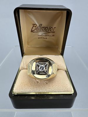 Men's 14K 0.20-0.25 Carat Diamond Solitaire Ring. Ring is marked 14K RRG, size 12 1/2, and 