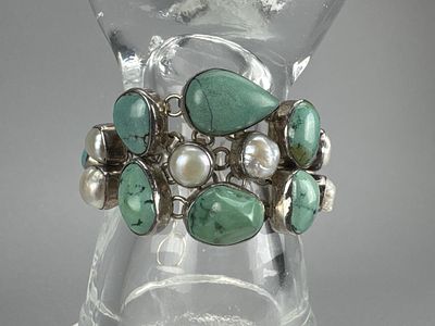 Sterling Silver Turquoise & Baroque Pearl Bracelet. Marked 925, toggle clasp, measures just 