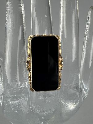 10K Yellow Gold Black Onyx Ring, c. 1920s-1940s. Size 6 1/2+ and weighs approx. 9.2 grams.