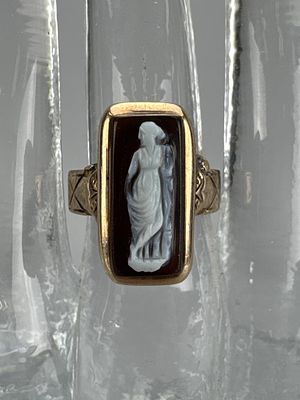 14K Gold Sardonyx Cameo Ring, c. 1915-1930. Tests 14K, ring size 7 1/4, and weighs approx. 4.7 grams.