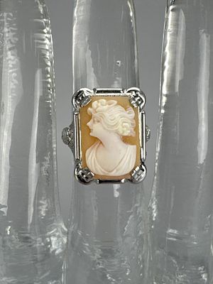 10K White Gold Cameo Ring. Marked 10K, size 5 3/4, and weighs approx. 2.3 grams.