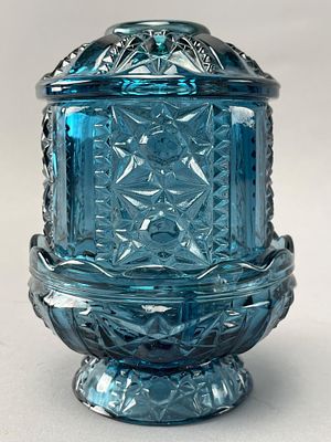 L.E. Smith Blue Pressed Glass Fairy Lamp. Blue pressed glass fairy lamp by L.E. Smith. Features 