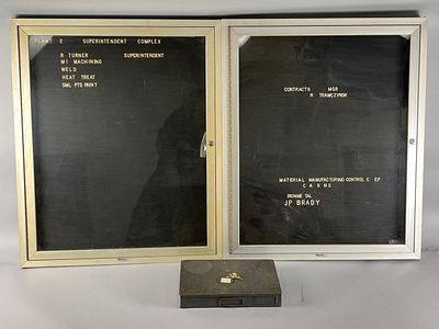 Bulletin Boards with Letter Set. Metal bulletin boards with aluminum frames, adjustable letters 