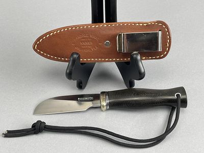 Randall Made Knife with Leather Sheath. Randall Made Knife with a stainless steel blade 