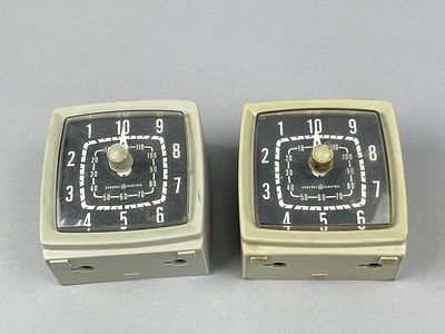 2 General Electric Electromechanical Timers. Pair of General Electric electromechanical timers 