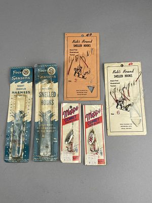 6 Vintage Fishing Hooks in Original Packaging. A lot of six vintage fishing hooks in their 