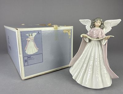 Lladr&oacute; 'Angel Tree Topper' Figurine w/ Box. Lladr&oacute; porcelain figurine titled 'Angel Tree Topper 