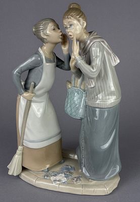 Lladro 4984 ‘The Gossips’ Figurine. Lladro porcelain figurine 4984 featuring two women engaged 
