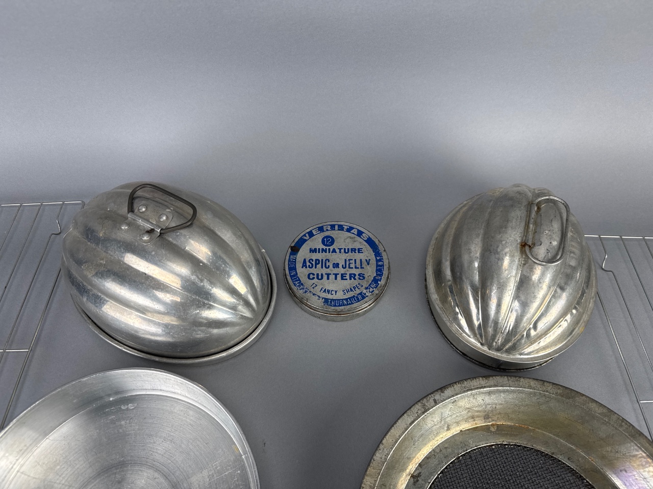 Lot 428 – Veritas Aspic Jelly Cutters Tin & Assorted Kitchenware | Epic ...