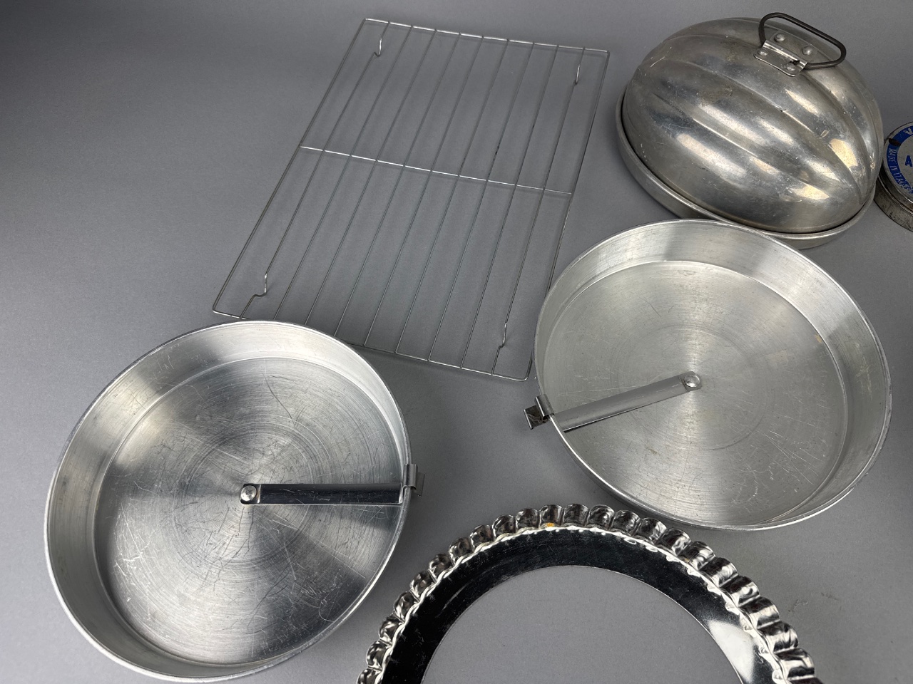 Lot 428 – Veritas Aspic Jelly Cutters Tin & Assorted Kitchenware | Epic ...