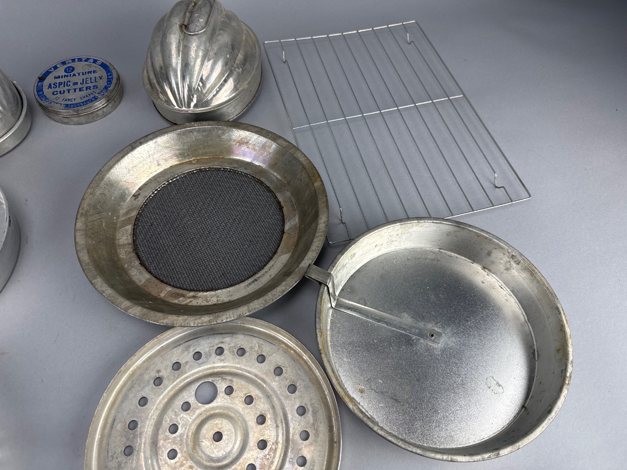 Lot 428 – Veritas Aspic Jelly Cutters Tin & Assorted Kitchenware | Epic ...