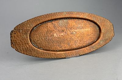 Roycroft Arts & Crafts Hammered Copper Tray. Roycroft (East Aurora, New York), Arts and Crafts 