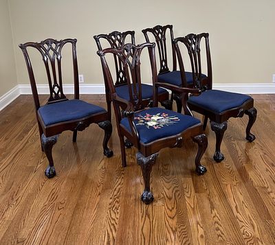 Set of 5 Chippendale Mahogany Dining Chairs. Set of five Chippendale style dining chairs 
