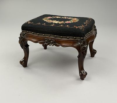 1920s French Louis XV Style Carved Footstool. Colonial Furniture Company (Grand Rapids 