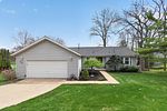 Bid Now! 545 Timber Lane, Brooklyn, MI 49230 - Lakefront Residential Real Estate Auction. BIDDIN Image - 4