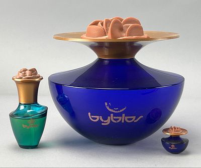 Set of Byblos Glass Containers with Rose-Shaped Lids. Set of three Byblos glass containers with 