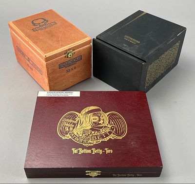 Wooden Cigar Box Set with Printed Graphics. Wooden cigar box set featuring printed graphics and 