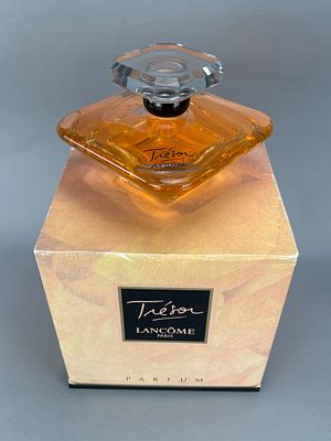 Lanc&ocirc;me Tr&eacute;sor Eau de Parfum Display Bottle with Box. Lanc&ocirc;me Tr&eacute;sor Eau de Parfum in a large 