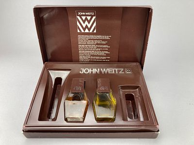 Vintage John Weitz Men's Cologne and After-Shave Gift Set. Vintage John Weitz men's grooming 