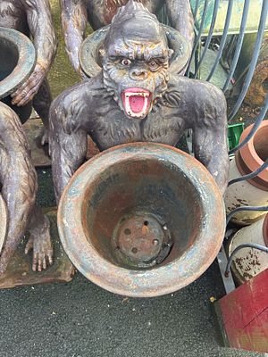 cast iron heavy monkey approx 3ft high with removable cast plant pot