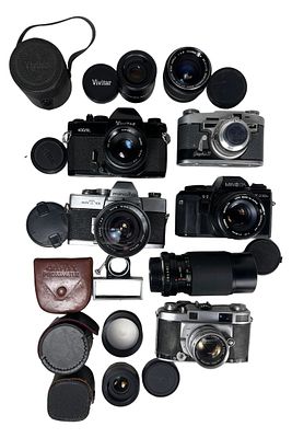 Vintage Cameras & Access.- Vivitar, Graflex, Mino. Vintage cameras, lenses, and photography 