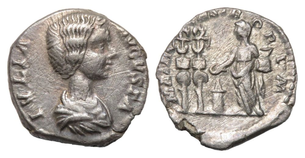 Lot 136: Julia Domna Denarius. Rome, AD 198. Silver, 1.95g....