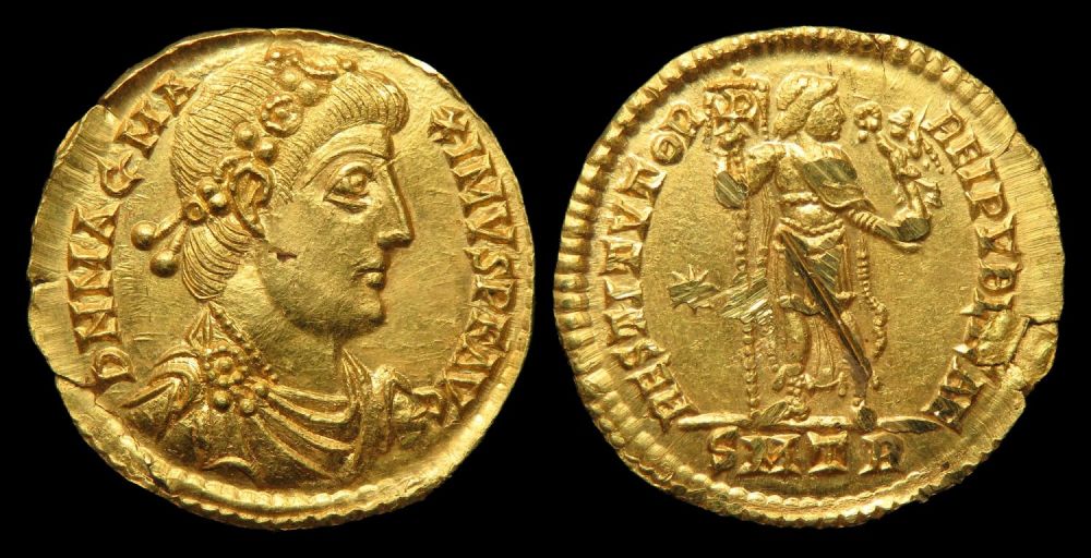 Lot 239: Magnus Maximus solidus, Trier (AD 383-388).