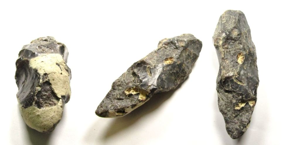 Lot 1005: Stone Adz or pick. 149.8 x 56 mm....