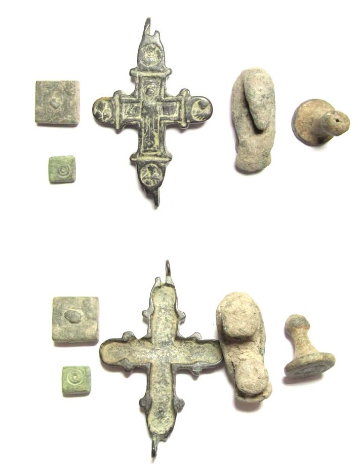 Lot 1079: Artefact Group (5). C. 8th-12th century AD. A...