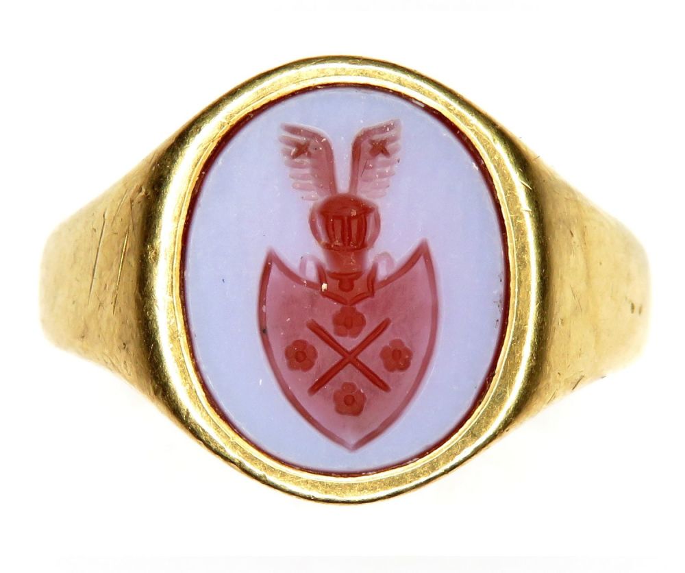 Lot 1098: 19th century 18ct Gold Signet Ring. Gold, 9.56...