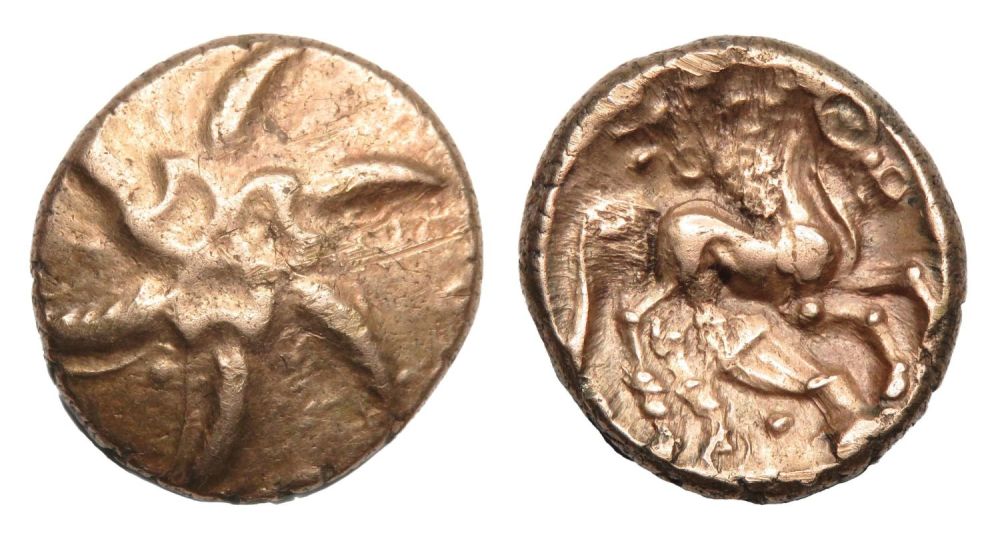 Lot 1138: Addedomaros Spiral Gold stater, c. 45-25BC. Obv: Six-armed...