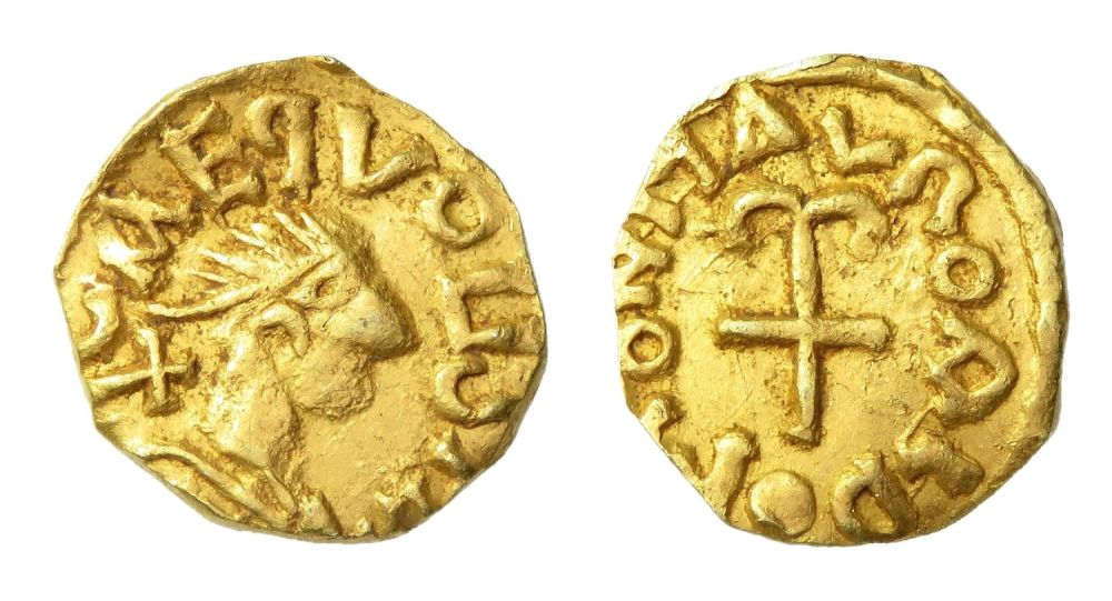 Lot 1151: Merovingian gold tremissis. Gold, 13mm, 1.34g. Crude bust...