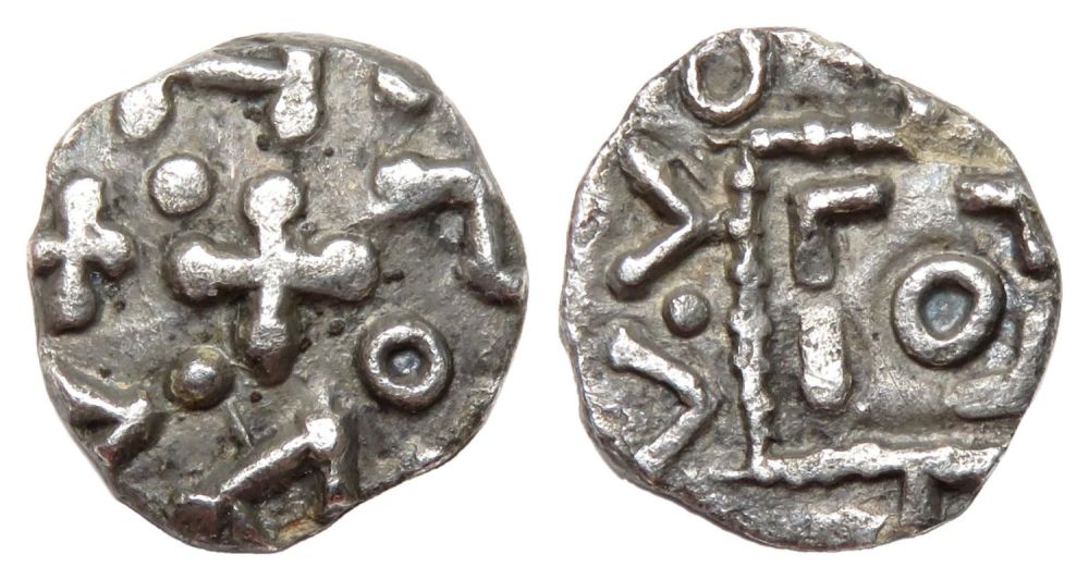 Lot 1154: Anglo-saxon Silver Sceattas. Continental Issues, Circa 695-740 AD. Series...