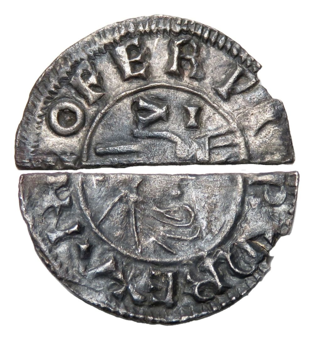 Lot 1169: Aethelred Hand type halfpenny. 20mm, 0.73g.