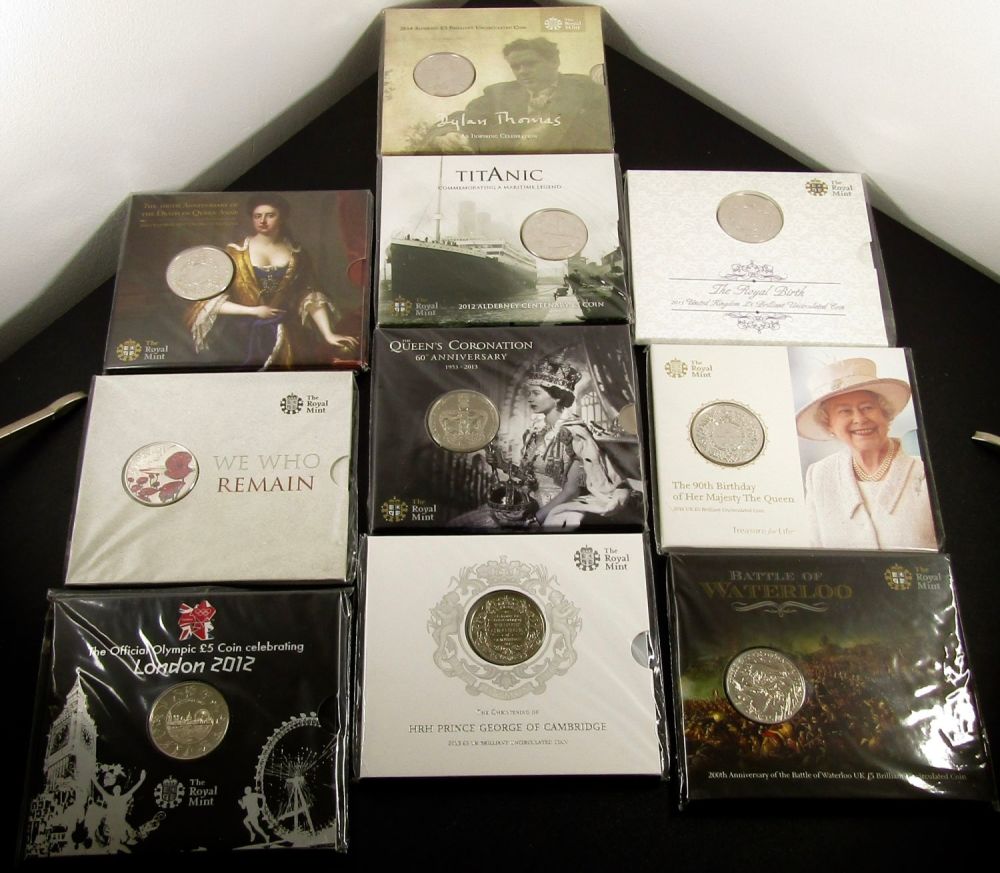 Lot 1328: Royal Mint BUNC Five Pound Coins in Presentation...