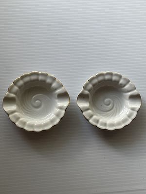 A Pair of Goldcastle Made in Japan White Glazed Seashell Dishes. A pair of individual serving 