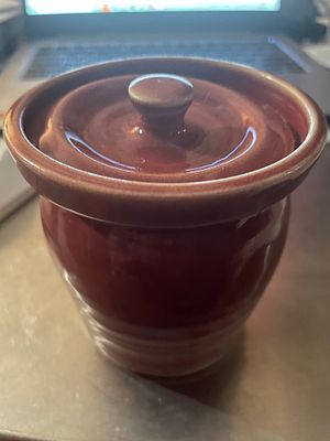 L. Beaumont Pottery Covered Bean Pot, Signed L.L, Dated 2003. A single lidded ceramic vessel 