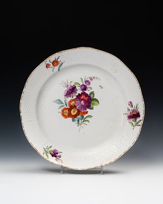 ИФЗ. Тарелка мелкая из Вседневного сервиза. Российская империя, ИФЗ, 1780-1796-е годы.
Фарфор