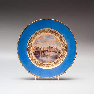 Редчайшая тарелка 1940-х годов «Вид Кремля». Дмитровский фарфоровый завод, 1940-е годы. 
Фарфор 