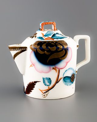 Редчайший молочник с цветочной росписью «Розы». ЛФЗ, 1929 год. 
Фарфор, надглазурная и 